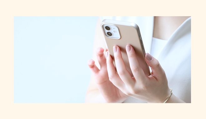 スマートフォンでWebチケットを開くイメージ